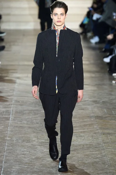 Look 1